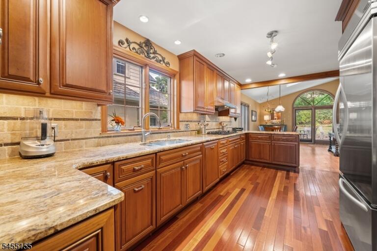 Property listing MLS 4048005 photo 12