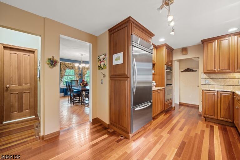 Property listing MLS 4048005 photo 13