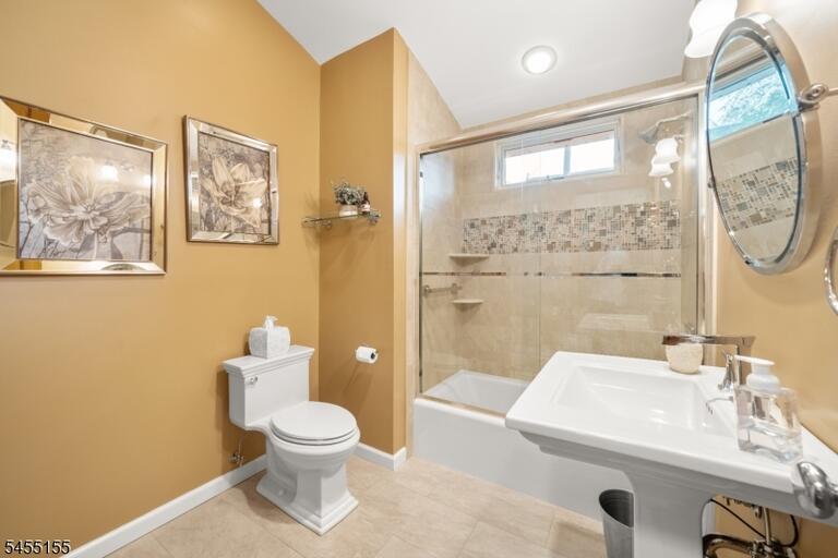 Property listing MLS 4048005 photo 24