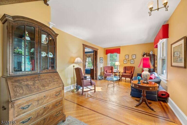 Property listing MLS 4048005 photo 7