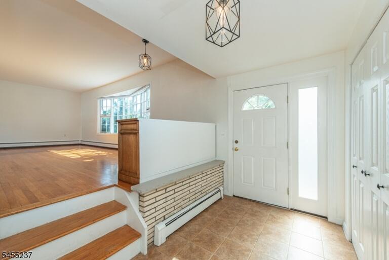 Property listing MLS 4048031 photo 17
