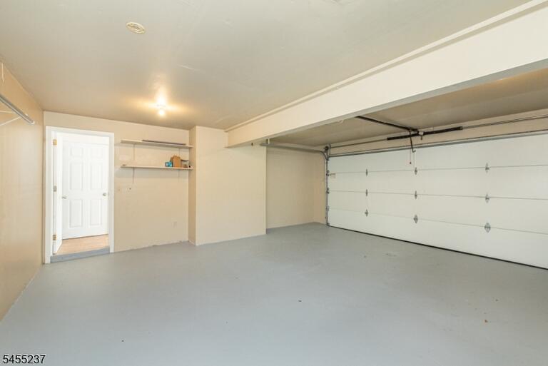 Property listing MLS 4048031 photo 23