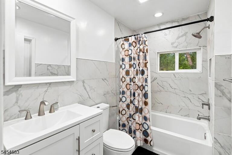 Property listing MLS 4048037 photo 17