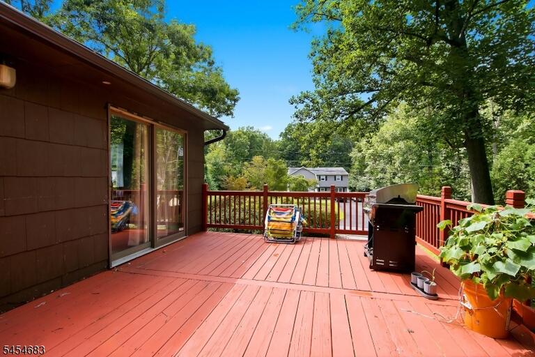 Property listing MLS 4048037 photo 18