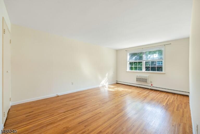 Property listing MLS 4048046 photo 14