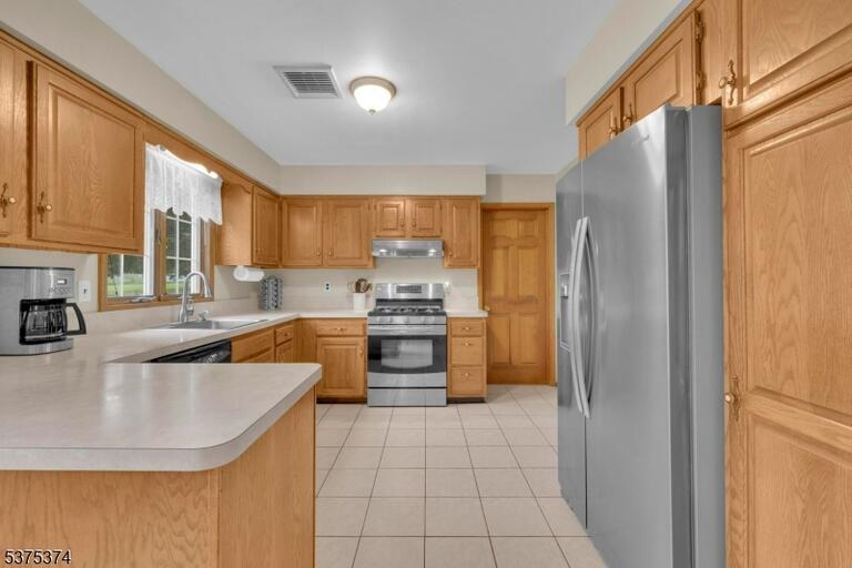 Property listing MLS 4048049 photo 14