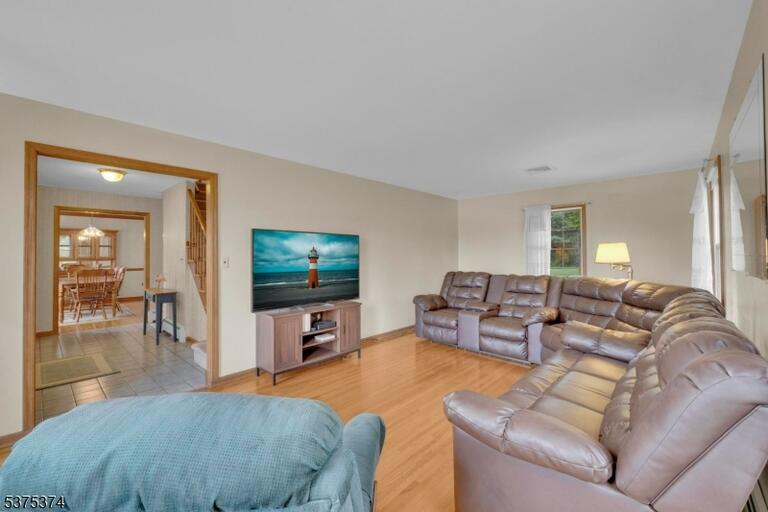 Property listing MLS 4048049 photo 22