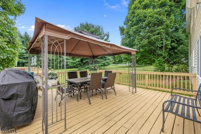 Property listing MLS 4048049 photo 25