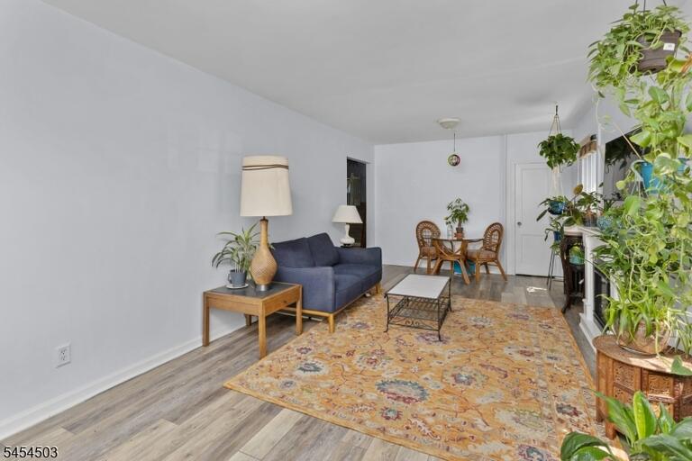 Property listing MLS 4048092 photo 11