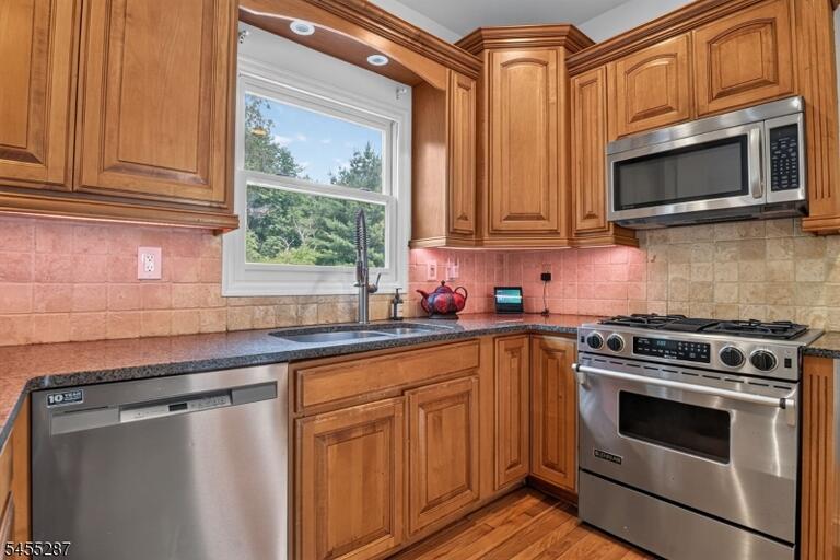 Property listing MLS 4048097 photo 12