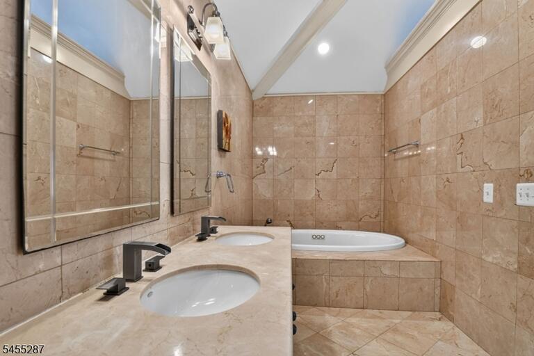 Property listing MLS 4048097 photo 31