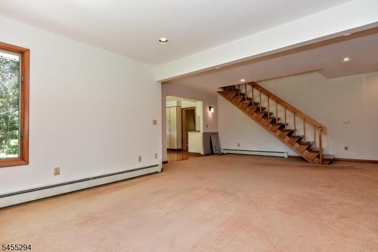 Property listing MLS 4048102 photo 21