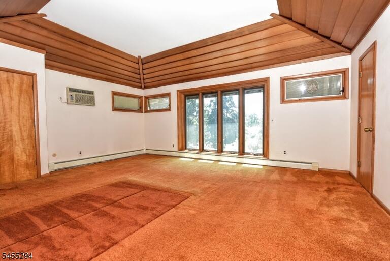 Property listing MLS 4048102 photo 34