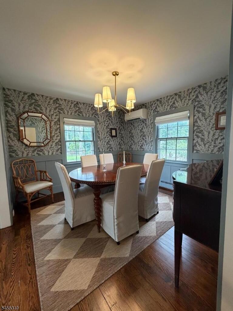 Property listing MLS 4048108 photo 3