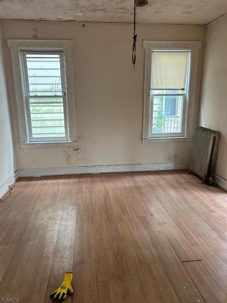 Property listing MLS 4048120 photo 3