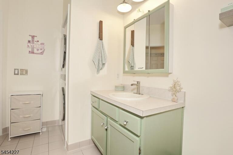 Property listing MLS 4048125 photo 15