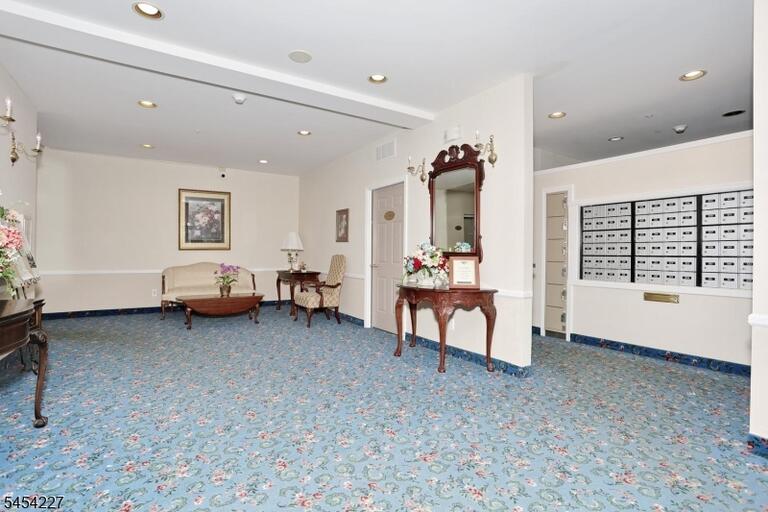 Property listing MLS 4048125 photo 25