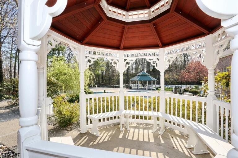 Property listing MLS 4048125 photo 42