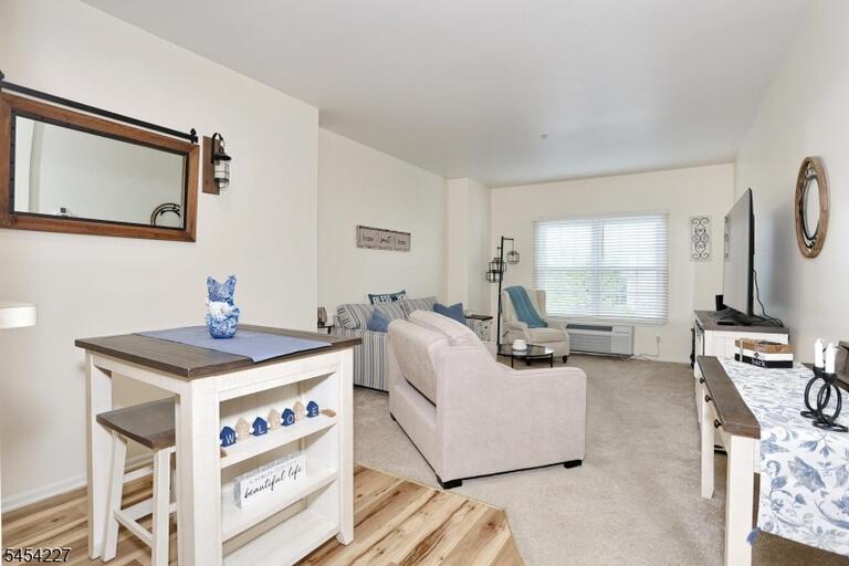 Property listing MLS 4048125 photo 6