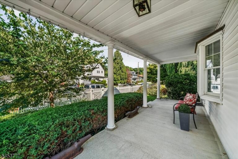 Property listing MLS 4048126 photo 10