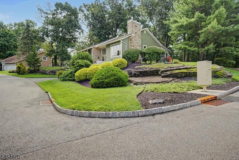 Property listing MLS 4048153 photo 3