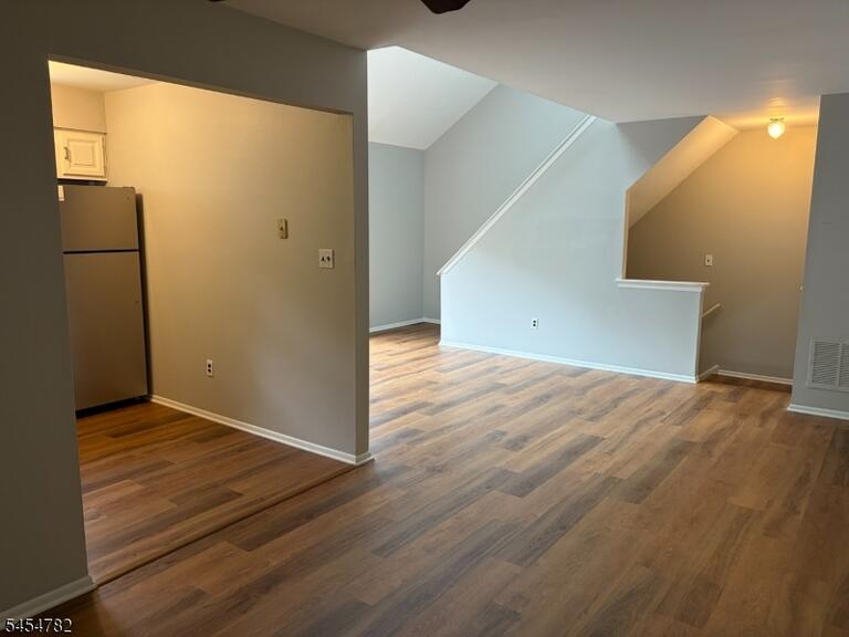 Property listing MLS 4048164 photo 2