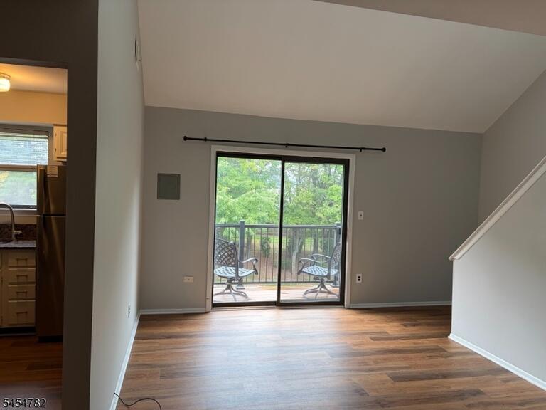 Property listing MLS 4048164 photo 5