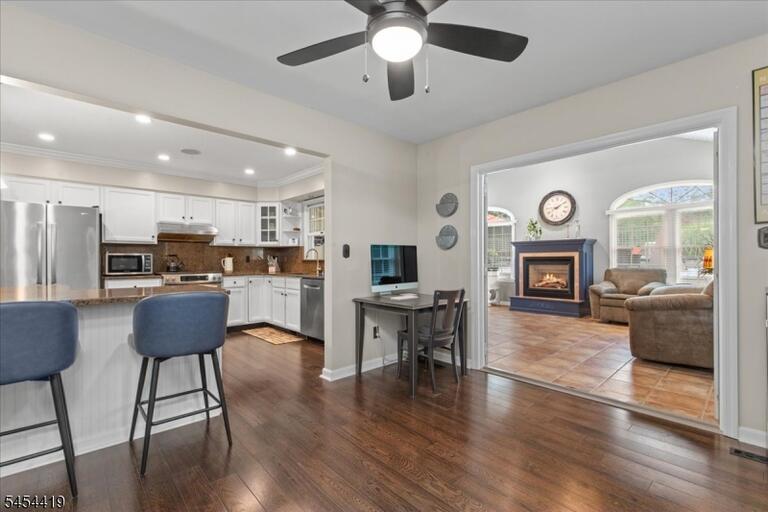 Property listing MLS 4048165 photo 18