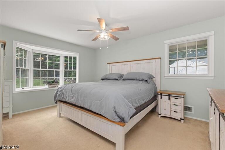 Property listing MLS 4048165 photo 23