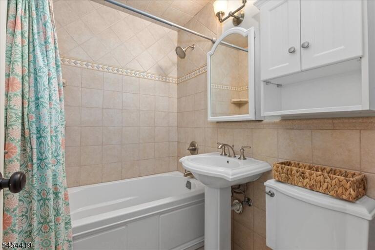 Property listing MLS 4048165 photo 28