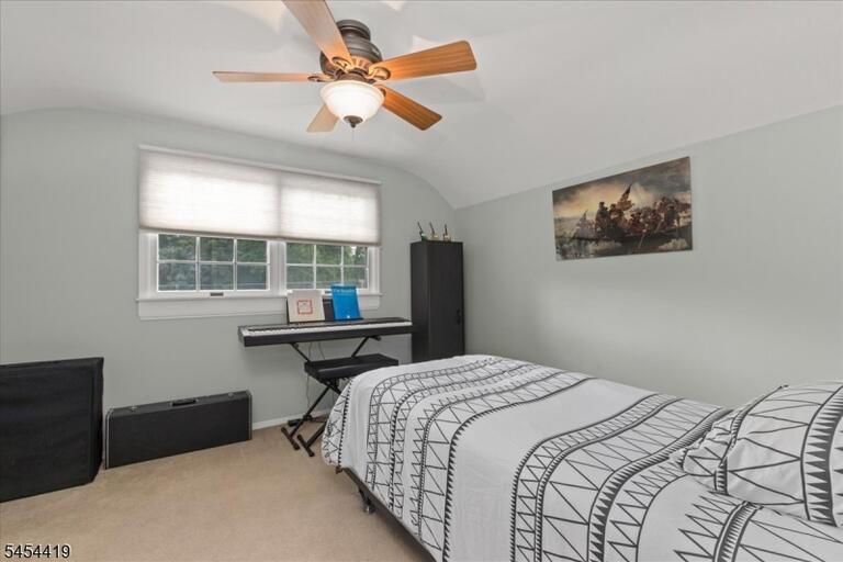 Property listing MLS 4048165 photo 29