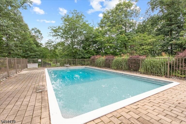 Property listing MLS 4048165 photo 45