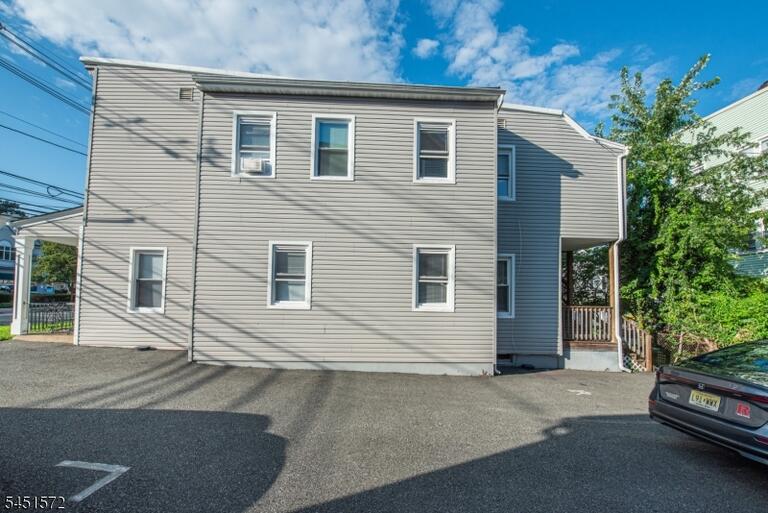 Property listing MLS 4048183 photo 3