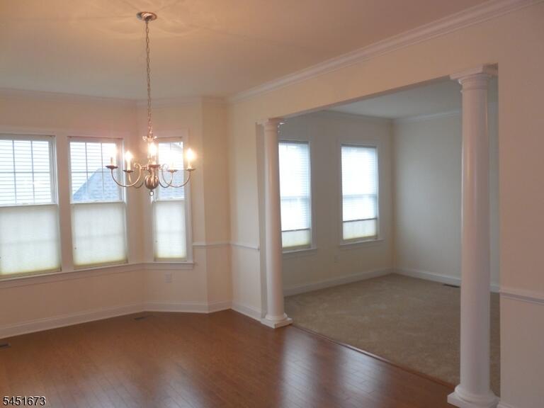 Property listing MLS 4048198 photo 3