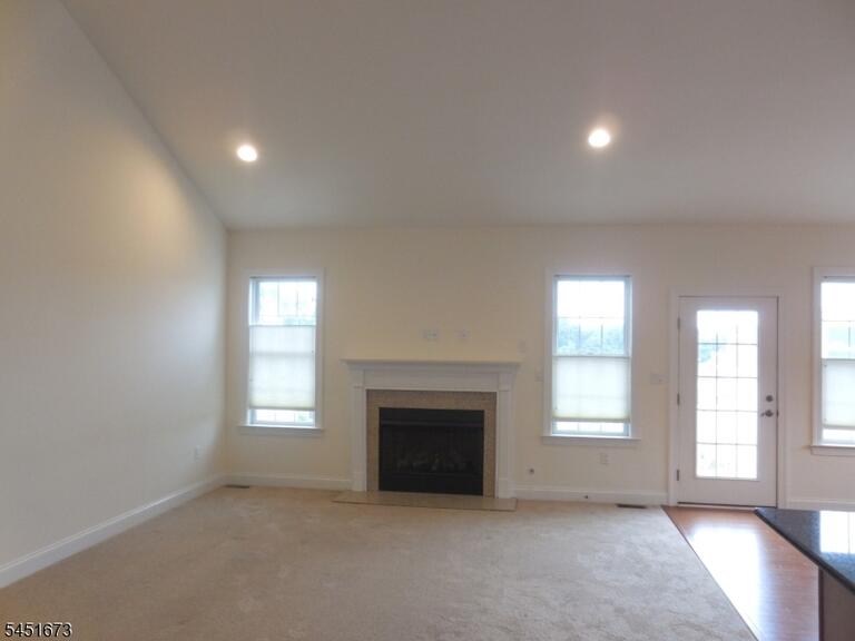 Property listing MLS 4048198 photo 9