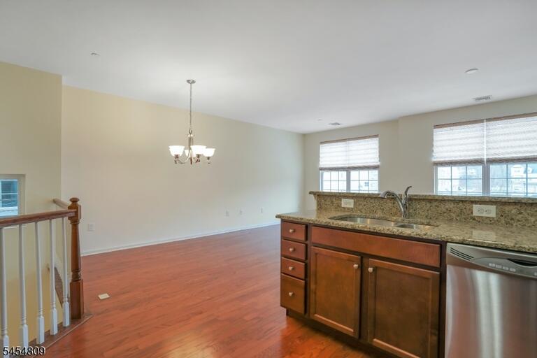 Property listing MLS 4048212 photo 10