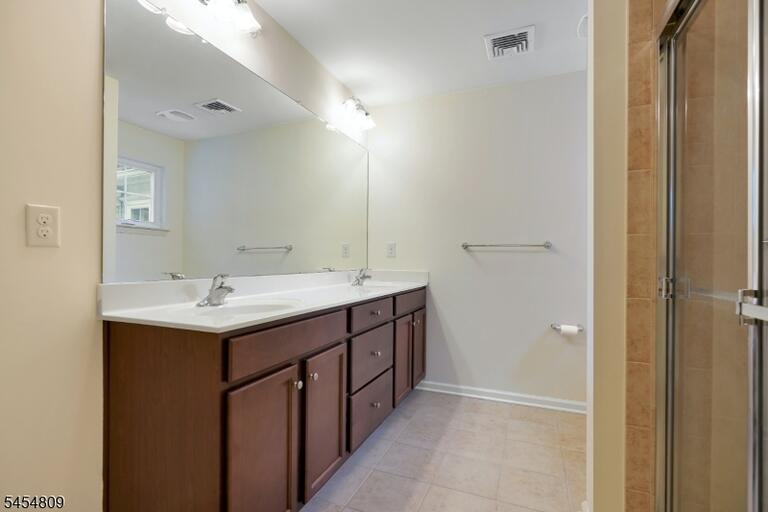 Property listing MLS 4048212 photo 24