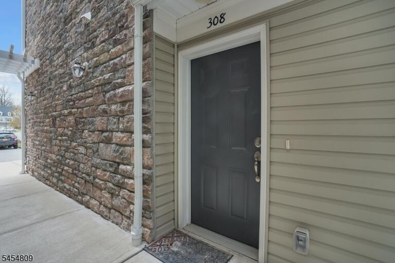 Property listing MLS 4048212 photo 27