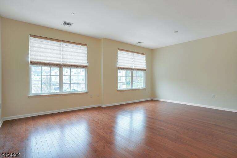 Property listing MLS 4048212 photo 3