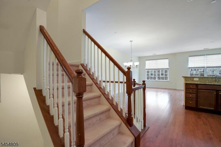 Property listing MLS 4048212 photo 5