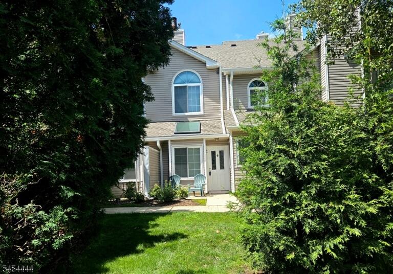 Property listing MLS 4048226 photo 1