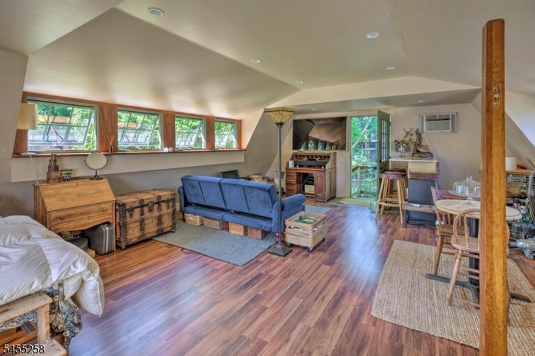 Property listing MLS 4048237 photo 27