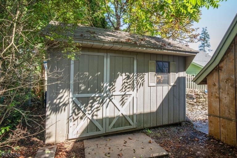 Property listing MLS 4048237 photo 28