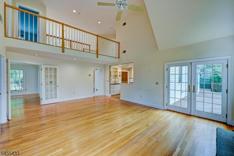 Property listing MLS 4048240 photo 16