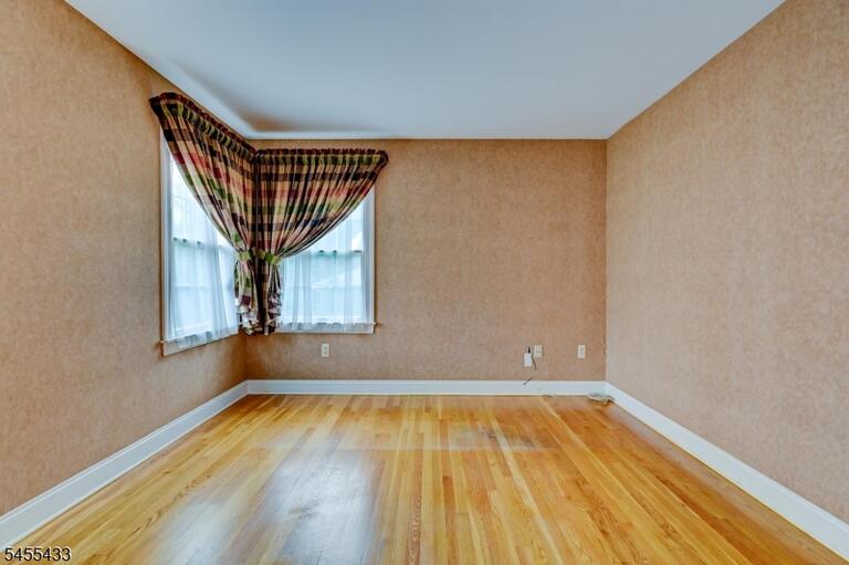 Property listing MLS 4048240 photo 17