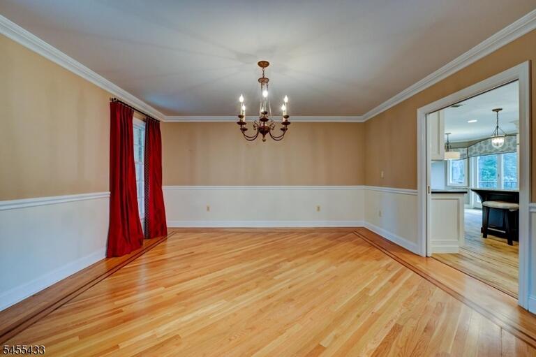 Property listing MLS 4048240 photo 9
