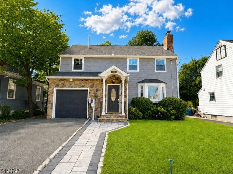 Property listing MLS 4048242 photo 1