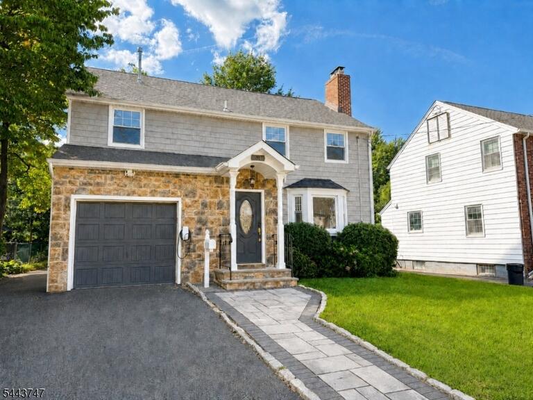 Property listing MLS 4048242 photo 2