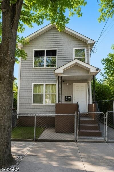 Property listing MLS 4048245 photo 1