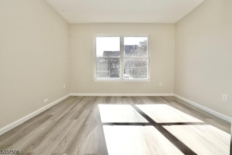 Property listing MLS 4048245 photo 7